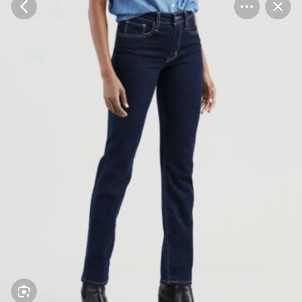 Levi's Straight Leg style #724 Jeans in Dark Blue